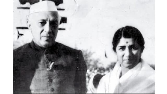 Lata Mangeshkar and Nehru 450x300